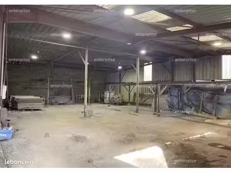 bureaux 1 100 m²