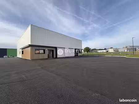 local 350 m² aizenay