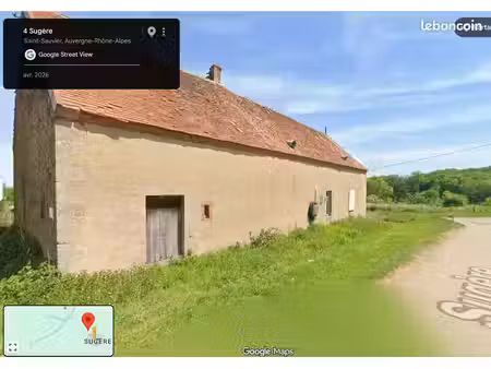 maison de campagne avec plusieurs bâtiments et terrain de 2 000 m²