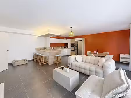 vente bel appartement meublé 4 pièces - 96m2 avec terrasse et 2 box à saint raphaël - quar