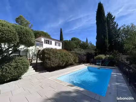 superbe villa 4 chambres sur 1950 m² de terrain