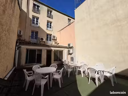 immeuble 30 pièces 572 m²