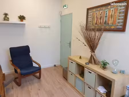 location bureau / salle de consultation - non meublée