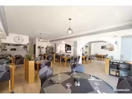 fonds de commerce 135 m² trans-en-provence