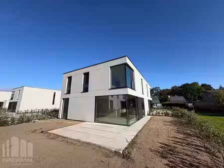 lichtrijk nieuwbouwkantoor van 170 m² te nazareth-de pinte