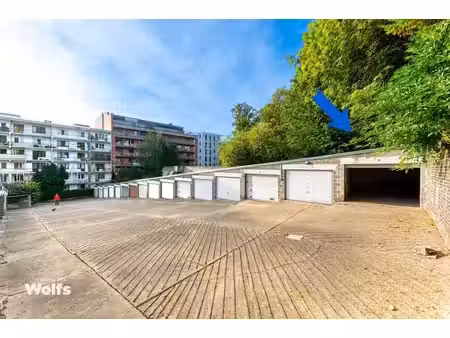 garage fermé sécurisé
