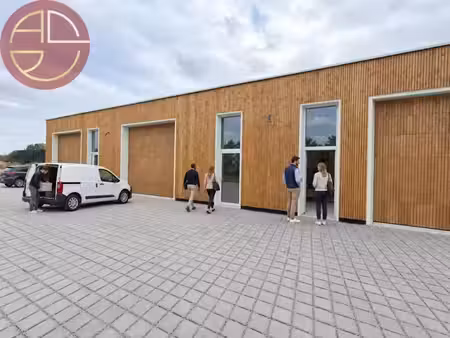 location locaux professionnels 2 pièces 144 m² à castanet-tolosan (31320)  1 660 €