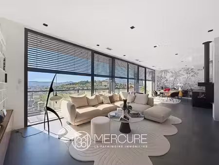maison de luxe à vendre dans le quartier champfleuri