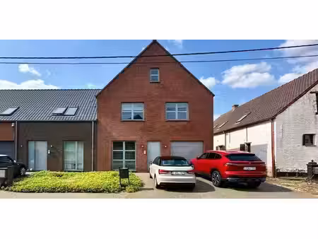 maison à louer à kapelle-op-den-bos pour € 1.350 avec 4 chambres à coucher