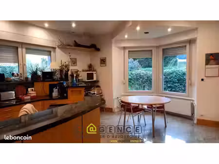 maison 5 pièces 181 m²