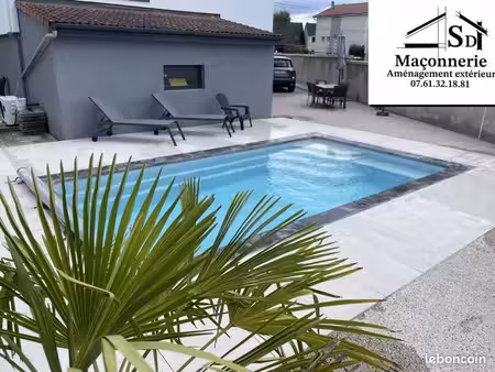 maison familiale 130 m² avec piscine chauffée sur terrain de 750 m²