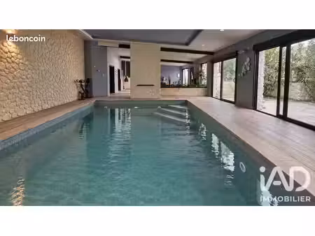 maison 6 pièces 369 m²