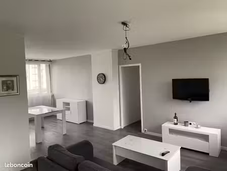 ? t3 très lumineux de 73 m² avec séjour traversant et balcon – mourenx (64150)