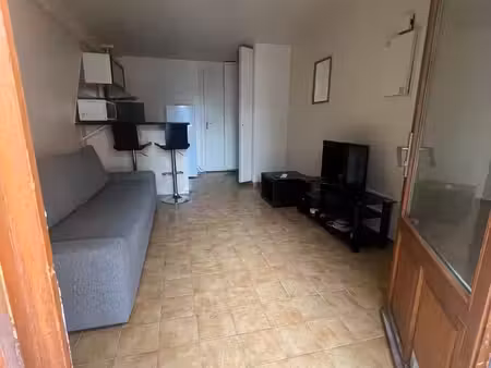 studio 23 82m2