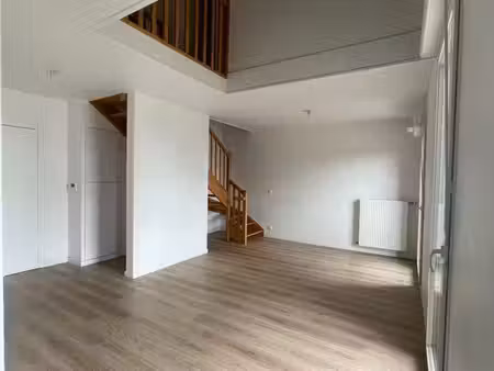 duplex 3p avec balcon et places de parking