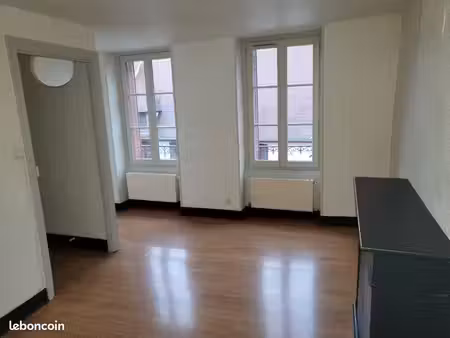 f2 50m2 habitable - vieux montluçon