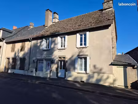 maison de 105m2 à louer à ally (15)