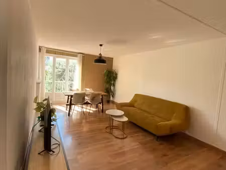 t4 rénové – 81 m² – garage  cave et balcons – guilherand-granges