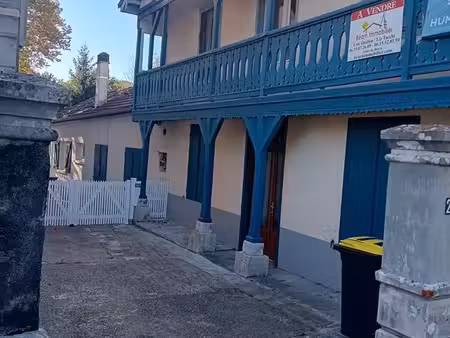 maison a louer à proximité du centre ville  accès commerces  accès autoroute proche