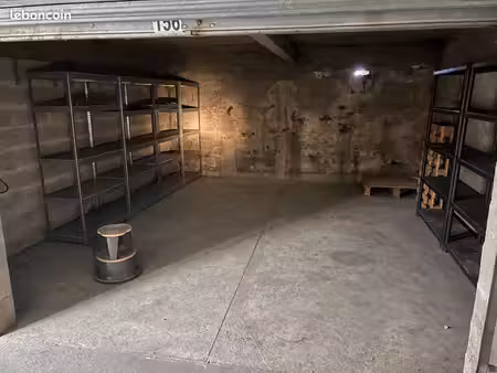 grand box fermé de 50 m² – aubervilliers