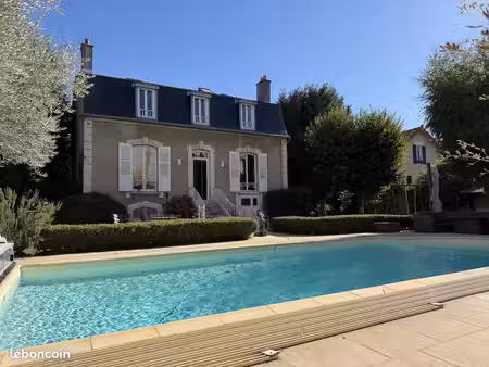 propriété 7 pièces 188 m²