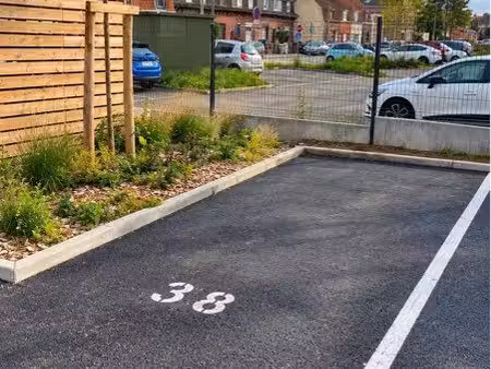 place de parking n°38 + box - accès sécurisé – linselles – disponible immédiatement