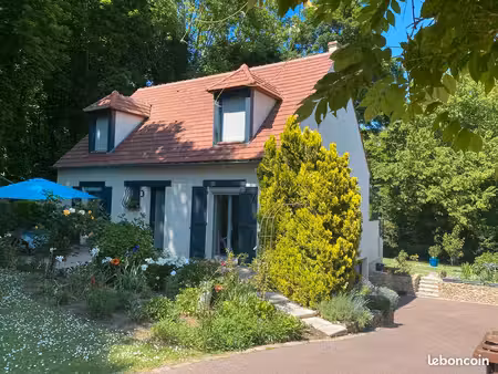 maison entre la seine et le golf au coudray-montceaux en essonne