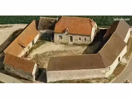 a vendre ancien corps de ferme