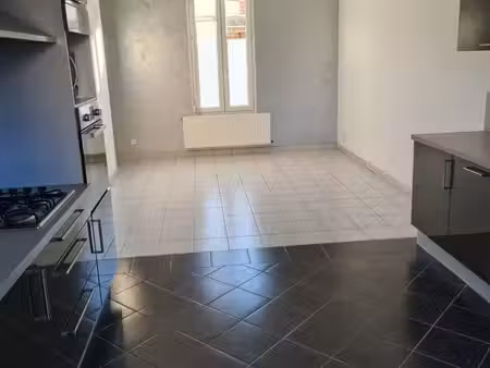 3 pièces 60 m2 rdc