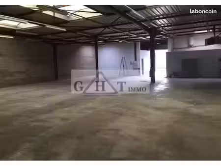 local industriel 562 m²