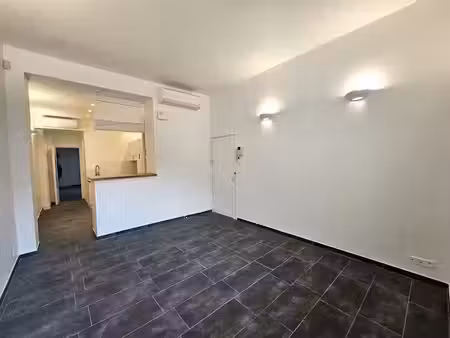 location locaux professionnels 0 pièces 43 m² à paris 8ème (75008)  1 850 €