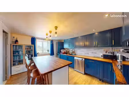 appartement 6 pièces 151 m²