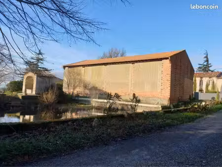 vend hangar de 200 m2 à la louvière du lauraguais