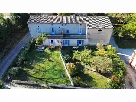ancienne ferme rénovée avec 2 habitations indépendantes-220m2-6900m2 de terrain