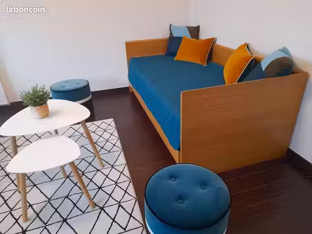 location studio meublé lumineux 33m2 à neuilly-sur-seine / métro pont de neuilly - disponi