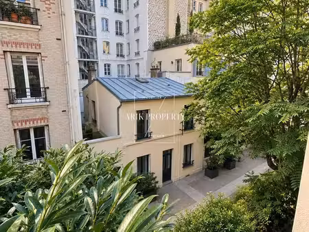 studio 1 pièce 27 m²