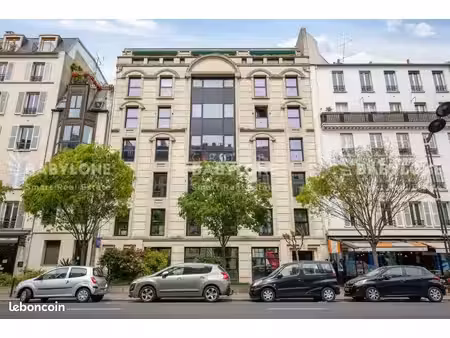 bureau 157 m²