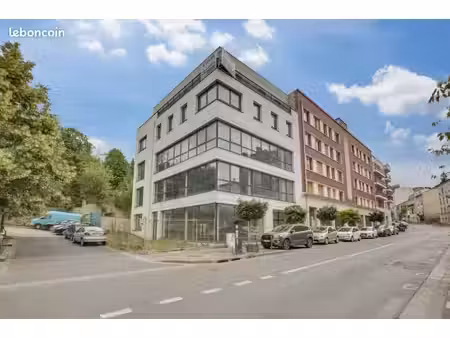 bureau 803 m²