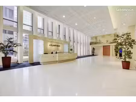bureau 810 m²