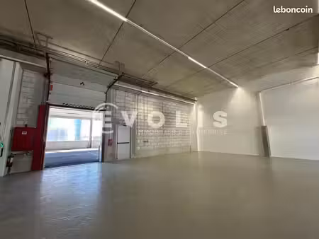 local d'activité 763 m²