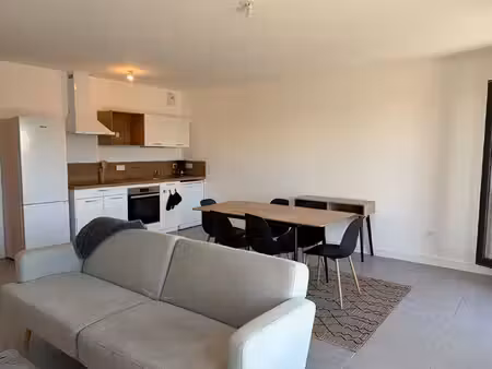 a louer - appartement t4 meublé avec place de parking et balcon - angers secteur ney