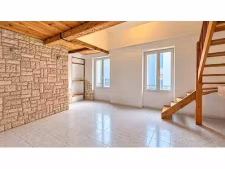 alès -t3 duplex avec terrasse -590 + 20 de charges
