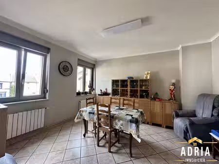 un village très verdoyant et résidentiel