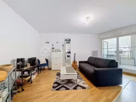 la garenne-colombes – t2 avec balcon  parking et cave en sous-sol