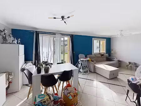 appartement toulon 4 pièce(s) 62.4 m2 les routes place de parking et cave