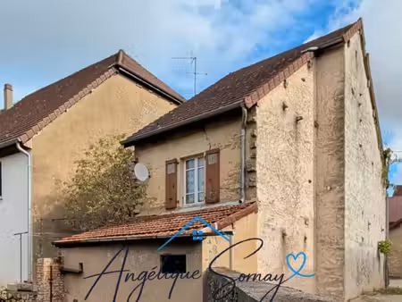 cesancey — maison à rénover avec balcon  combles aménageables