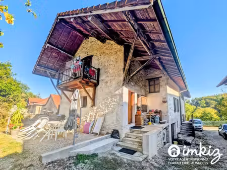 maison en pierre avec 2 espaces de vie