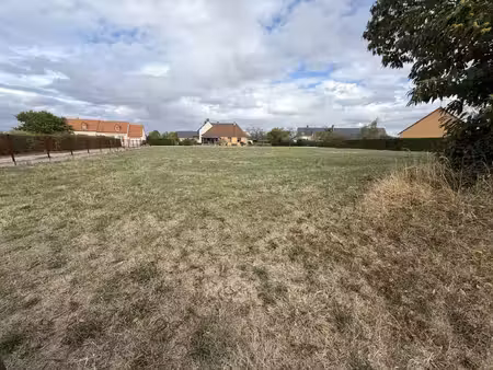 terrain constructible de 1 984 m² – proximité fresnay-sur-sa