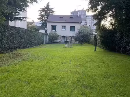 maison d'habitation à vendre aux enchères publiques à fort potentiel avec terrain - proche