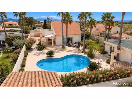 nouveau prix – villa avec piscine  à 2 min de la plage – borgo